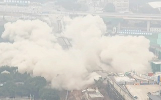 Video: Phá hủy cây cầu trong khoảng 10 giây bằng một tấn rưỡi thuốc nổ
