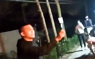 Video: Xử phạt thanh niên chửi bới, chống đối ở chốt kiểm dịch COVID-19