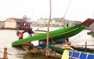 Video: Bắt nhóm thanh niên ‘thủy chiến’ với lực lượng chống buôn lậu để tẩu tán tang vật