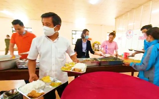 Video: 30 phút ‘chạy bàn’, ông Đoàn Ngọc Hải được ủng hộ 60 triệu đồng