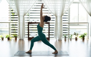 Video: Khám phá Ashtanga Yoga với chuỗi động tác 'Chào mặt trời B'