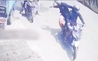 Video: Những tình huống giật điện thoại 'hụt' trên đường phố