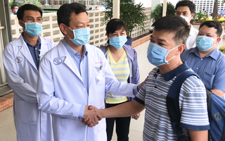 Video: Bệnh viện Chợ Rẫy tiếp thêm y bác sĩ cho vùng dịch Gia Lai