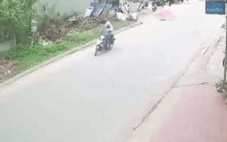 Video: Hãi hùng cảnh dây diều cứa cổ người đàn ông đang chạy xe máy