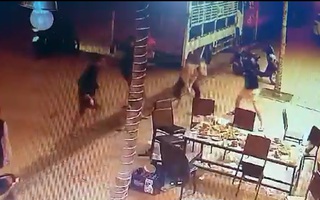 Video: Truy tìm nhóm thanh niên hung hãn chém người liệt 2 chân tại Tiền Giang