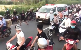 Video: Chặn quốc lộ 1 ở Tiền Giang để đua xe