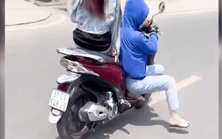 Video: Xử phạt đối tượng thích 'làm xiếc' trên đường phố Bình Dương
