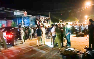 Video: Ôtô 'điên' tông hàng loạt xe máy, 2 người chết, 5 người bị thương