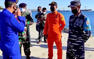 Video: Dốc toàn lực cứu thủy thủ tàu ngầm KRI Nanggala 402