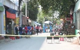 Video: Phong tỏa, cách ly 2 khu vực tại TP.HCM và Hà Nội