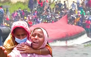Video: Lật phà hai tầng ở Bangladesh, ít nhất 26 người chết