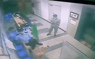 Video: Người phụ nữ không đeo khẩu trang, còn ‘ẩu đả’ với bảo vệ, phạt 2 triệu đồng