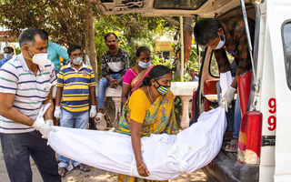 Video: Ấn Độ gần 4000 người tử vong trong ngày, con số kỷ lục buồn của toàn cầu