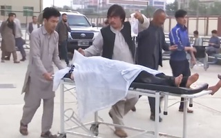 Video: 40 người chết, hàng trăm nữ sinh bị thương sau vụ nổ trường học tại Afghanistan