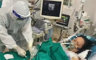 Video: Rút ống nội khí quản cho bệnh nhân nặng cuối cùng tại bệnh viện Phổi Bắc Giang