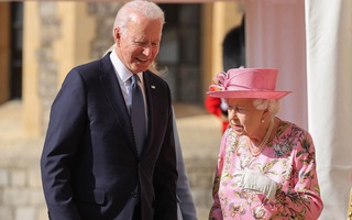 Video: Tổng thống Joe Biden nói Nữ hoàng Anh giống mẹ của mình vì sự bao dung