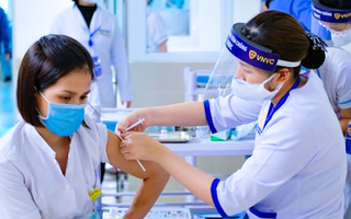Video: TP.HCM kiến nghị cho doanh nghiệp chủ động tìm nguồn vắc xin COVID-19