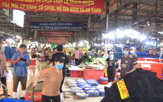 Video: Ca dương tính lần 1 bốc vác cá ở chợ Bình Điền, nơi đón hơn 20.000 người đến giao dịch mỗi ngày