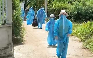 Video: Phát hiện 18 người dương tính SARS-CoV-2 trong cùng một xóm tại Long An