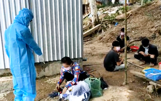 Video: 5 người từ Campuchia nhập cảnh trái phép về Việt Nam, 1 người dương tính COVID-19