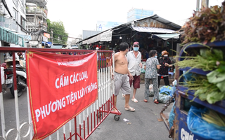 Video: Khoanh vùng khu bán cá của chợ Bà Chiểu do có ca dương tính từng đến mua hàng