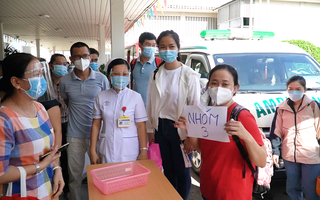 Video: 76 y bác sĩ Chợ Rẫy lên đường hỗ trợ điều trị COVID-19 tại TP.HCM