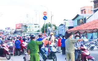 Video: Ùn ứ tại các chốt kiểm soát ở quận Gò Vấp, nhiều người phải quay đầu xe