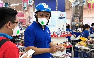 Video: Áo xanh, áo đỏ tình nguyện ‘chốt đơn’, đi chợ giùm dân những ngày giãn cách