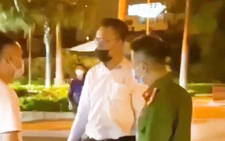 Video: Người đàn ông tự xưng là tiến sĩ có lời lẽ, cử chỉ gây bức xúc tại chốt kiểm dịch