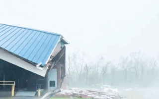 Video: Siêu bão Ida đã đổ bộ vào bang Louisiana của Mỹ, sức gió đến 240 km/giờ