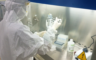 Video: Bệnh viện Quân y 120 đưa vào hoạt động máy xét nghiệm PCR hiện đại