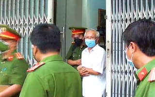 Video: Khám xét nhà, bắt tạm giam cựu giám đốc Sở Xây dựng Khánh Hòa Lê Văn Dẽ