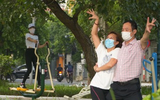 Video: Buổi sáng sôi động và đầy sức sống ở Hà Nội trong ngày đầu nới lỏng