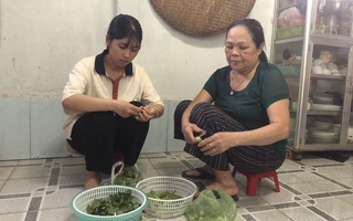 Vào giảng đường trên đôi vai của nội