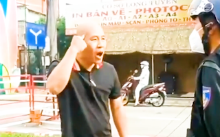 Video: Khởi tố tài xế dùng ma túy đá, dọa ‘giết cả nhà’ cảnh sát cơ động tại chốt kiểm dịch
