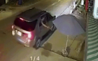 Video: Nhóm người đi ôtô, dùng súng bắn điện trộm chó ở Củ Chi