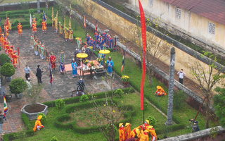 Video: Tái hiện nghi thức dựng nêu ngày Tết tại hoàng cung Huế