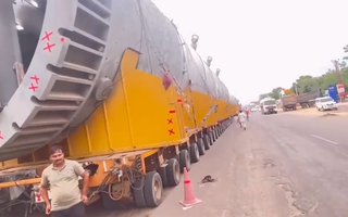 Video: Xe siêu trọng chở lò hơi 1.000 tấn trên quãng đường 540km, 11 tháng chưa đến nơi