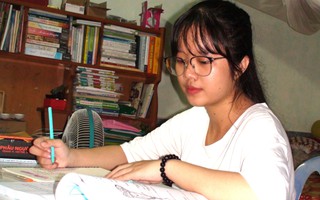 video: Cô nữ sinh mồ côi cha, đã vào đại học