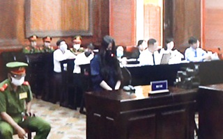 Video: Lời khai của bị cáo Quỳnh Trang tại phiên tòa xét xử vụ bạo hành bé gái 8 tuổi đến chết