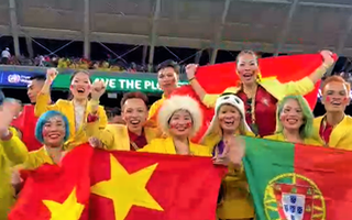 Video: Cổ động viên Việt Nam gọi tên Ronaldo trên khán đài sân vận động 974, trận Bồ Đào Nha gặp Ghana