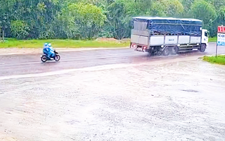 Video: Lời khai của tài xế xe tải lùi tông chết ba mẹ con ở Phú Yên