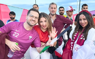 Video: Người dân Qatar cổ vũ đội nhà trong trận gặp Hà Lan