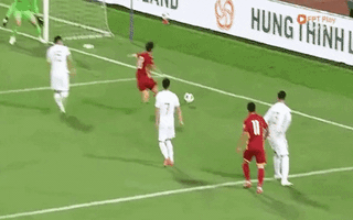 Video: Tiến Linh đệm bóng cận thành ở phút 16, Việt Nam dẫn Trung Quốc 2-0
