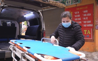 Góc nhìn trưa nay | Người phụ nữ bán đất mua xe cứu thương chở miễn phí người bệnh