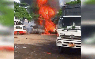 Video: Khoảnh khắc tài xế dũng cảm lái xe bồn đang bốc cháy đi nơi khác để cứu cây xăng