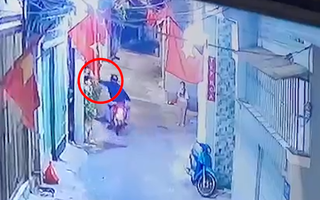 Video: Truy tìm thanh niên đi xe máy dùng dao chém nhiều người ở Vũng Tàu