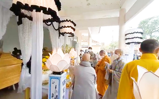 Video: Đau xót hình ảnh 13 chiếc quan tài cùng 2 thi thể sau vụ lật ca nô ở Hội An