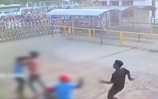 Video: Mâu thuẫn trong lúc làm việc dẫn tới xô xát khiến 1 người chết, 2 người bị thương
