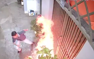Video: Điều tra vụ người đàn ông nghi tưới xăng, châm lửa đốt nhà chị họ